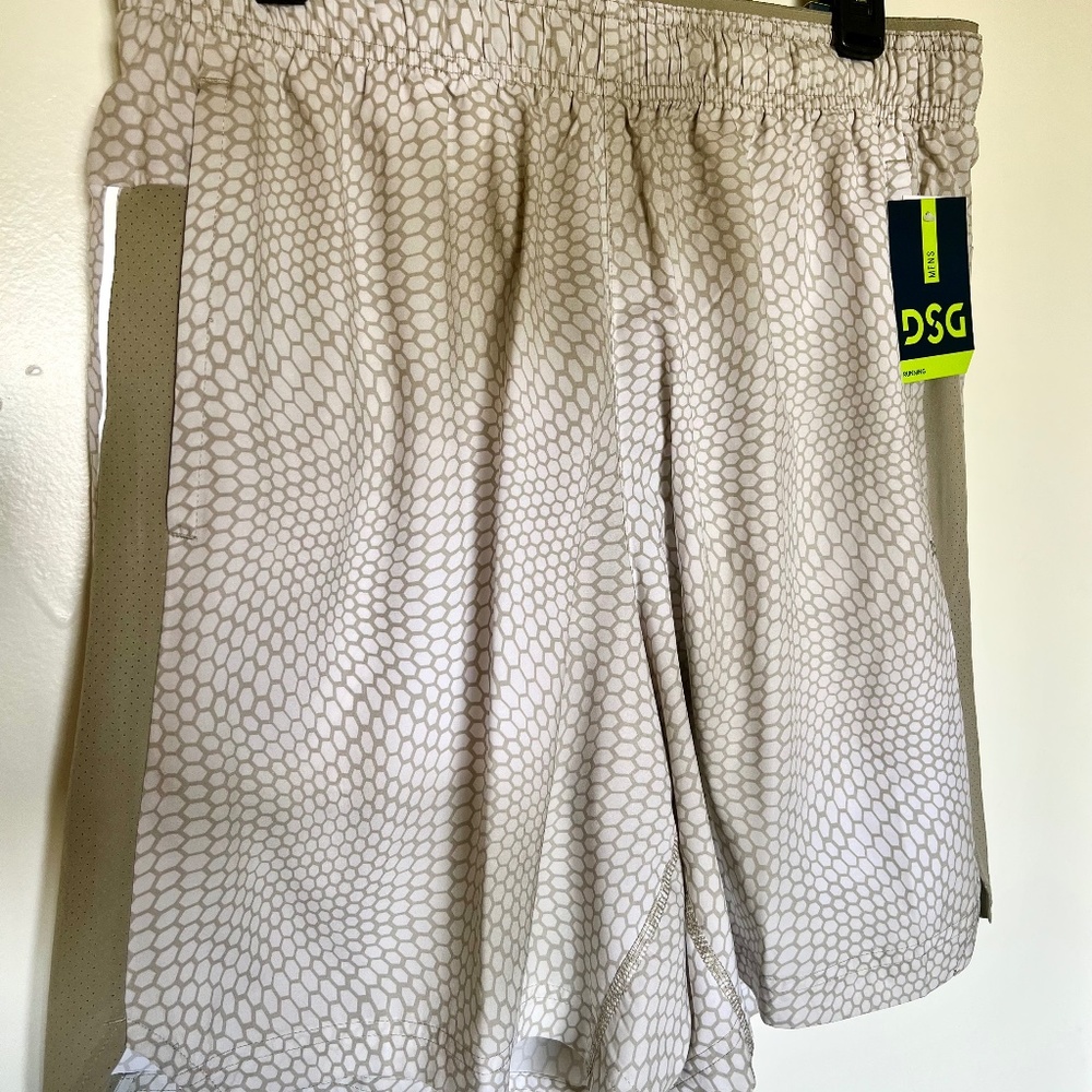 DSG Men's 7" Stride Run Shorts